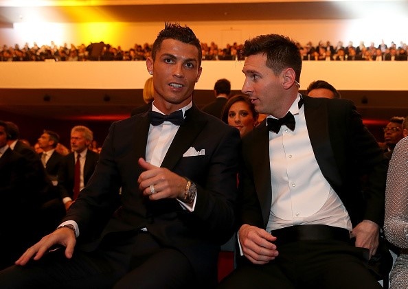 ‘Không thể đánh giá Messi hay Ronaldo xuất sắc hơn’
