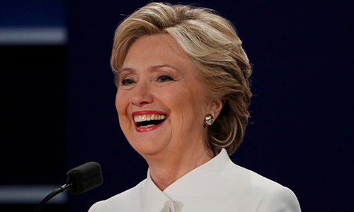 Bà Clinton dẫn trước ông Trump 5 điểm trong khảo sát mới