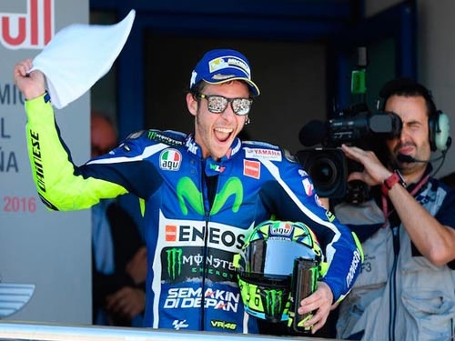 MotoGP: Marquez gặp nạn, Rossi nở nụ cười