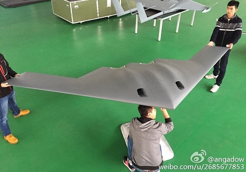 Trung Quốc chế tạo UAV giống oanh tạc cơ Mỹ để tập bắn tên lửa