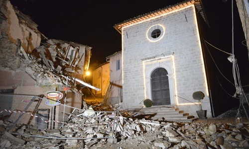 Hai trận động đất làm rung chuyển miền trung Italy