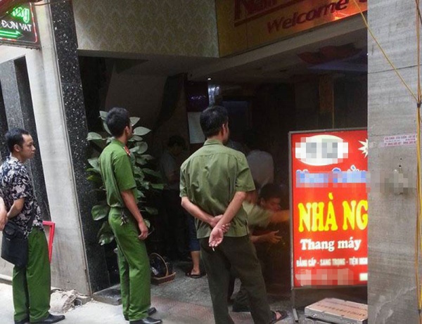 Nổ súng tại Hà Nội, nhân viên nhà nghỉ trúng đạn tử vong