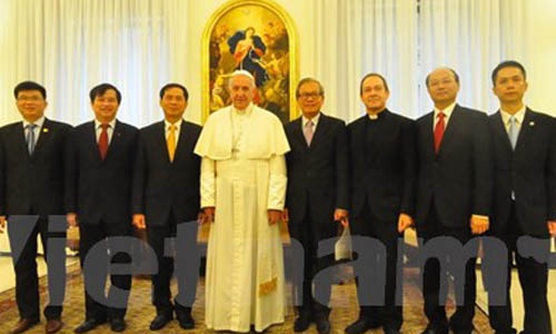 Thứ trưởng Ngoại giao Việt Nam tiếp kiến Giáo hoàng