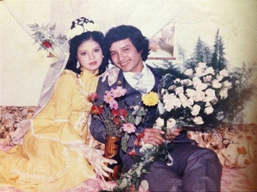 Ảnh cưới xưa của nghệ sĩ Việt gây xôn xao