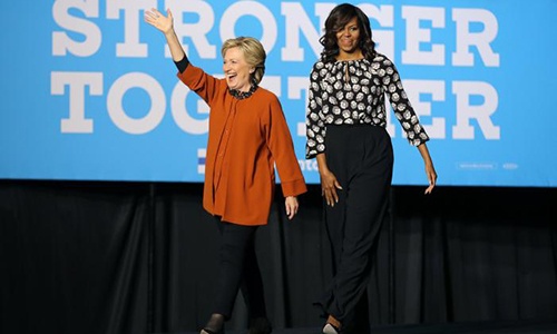 Michelle Obama cùng xuất hiện, gọi bà Clinton là "cô gái của tôi"