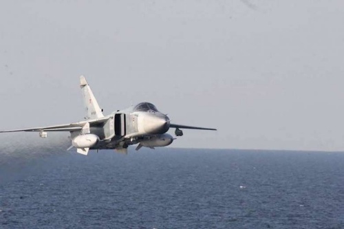 Chiến đấu cơ Nga bị tố bay sát máy bay Mỹ ở Syria