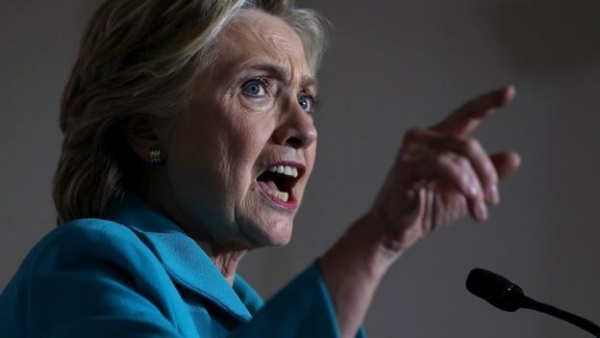 Bà Clinton yêu cầu Giám đốc FBI giải thích ngay tức thì về vụ điều tra email