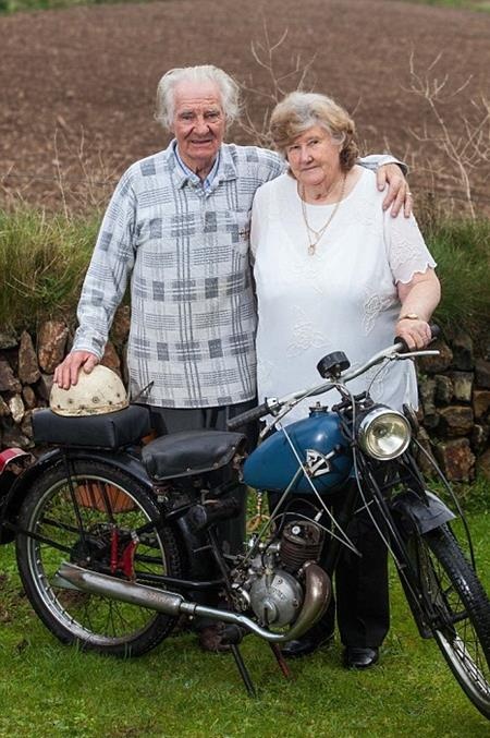 Tìm thấy kỉ vật tình yêu sau 60 năm kết hôn
