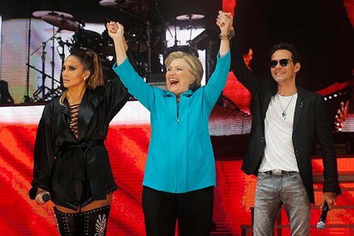 Clinton kêu gọi bỏ phiếu sớm trên sân khấu ca nhạc cùng Jennifer Lopez
