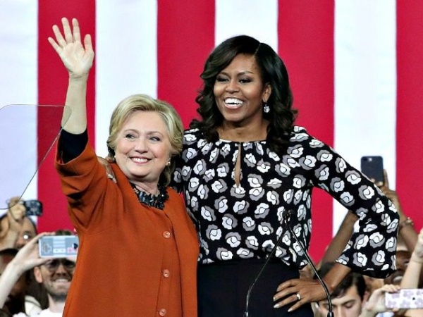 Bà Clinton “trải thảm đỏ” mời đệ nhất phu nhân Mỹ vào nội các nếu đắc cử