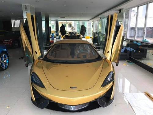 Siêu xe McLaren 12 tỷ "độ vàng" độc nhất Việt Nam