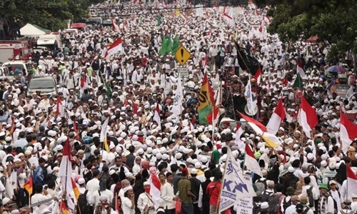 Hàng chục nghìn người Indonesia biểu tình chống thị trưởng