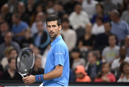 Paris Masters: Djokovic thành cựu vương, Murray thẳng tiến