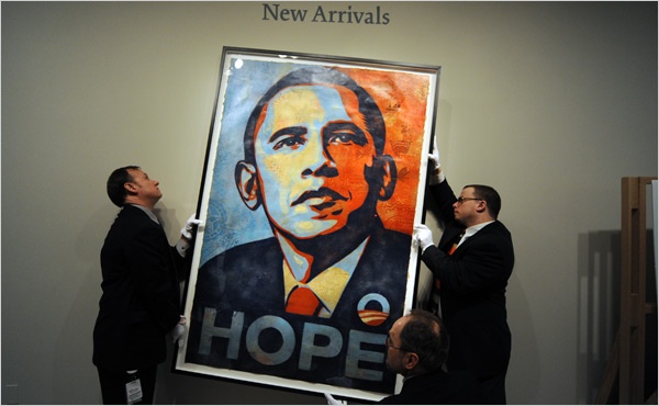 Vì sao họa sĩ vẽ chân dung tranh cử cho ông Obama từ chối vẽ bà Clinton?