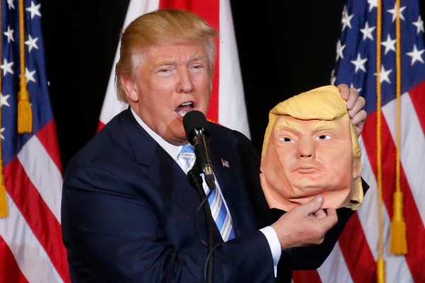 Chiến dịch tranh cử nỗ lực “vớt vát” hình ảnh của ông Trump ở nước ngoài