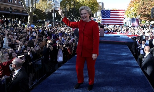 Thần chú trong bài phát biểu tranh cử cuối cùng của Clinton