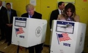 Donald Trump cùng vợ đi bỏ phiếu bầu tổng thống Mỹ
