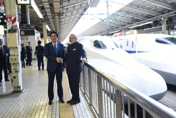 Thủ tướng Nhật mời Thủ tướng Ấn Độ đi tàu cao tốc