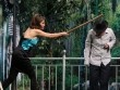 Ơn giời tập 2: Việt Trinh dùng gậy gỗ phanh vào đầu Trường Giang