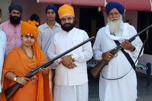 "Thánh nữ Ấn Độ" bắn chết khách mời đám cưới