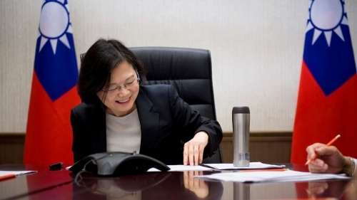 Trung Quốc trao công hàm phản đối Mỹ, Đài Loan kêu gọi bình tĩnh