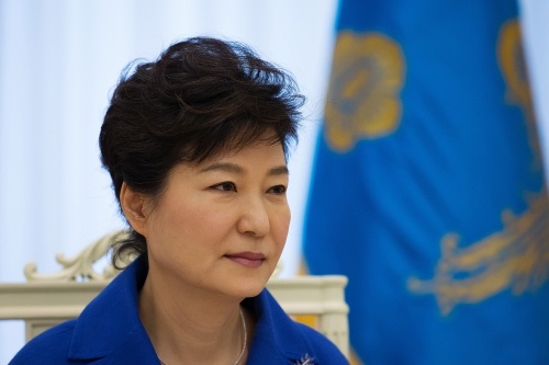 Bác sĩ bác tin tiêm thẩm mỹ cho Tổng thống Hàn Quốc