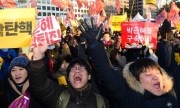 Người Hàn Quốc hò reo, nhảy múa khi Tổng thống bị luận tội