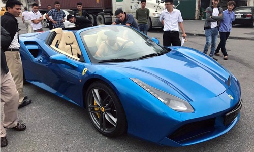 Siêu xe Ferrari 488 Spider đầu tiên về Việt Nam