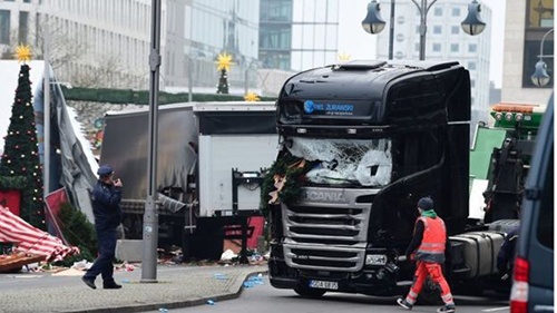 Cảnh sát Đức bắt 4 nghi phạm sau vụ lao xe tải vào chợ Giáng sinh