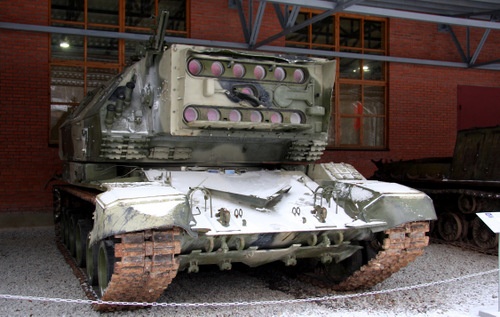 Cỗ xe tăng laser gắn khối hồng ngọc 30 kg của Liên Xô