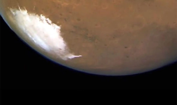 Hình ảnh của NASA cho thấy sao Hỏa có nước và mây?