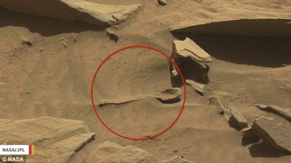 Phát hiện thìa khổng lồ trên sao Hỏa