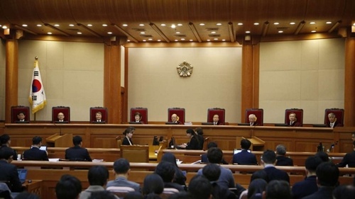 Tổng thống Hàn Quốc vắng mặt trong phiên tòa luận tội