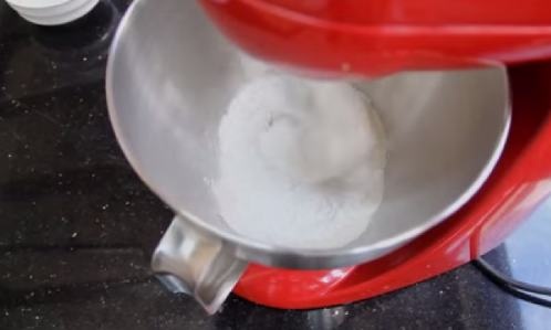 Cách làm bánh dẻo tuyết tuyệt ngon cho Tết Trung thu