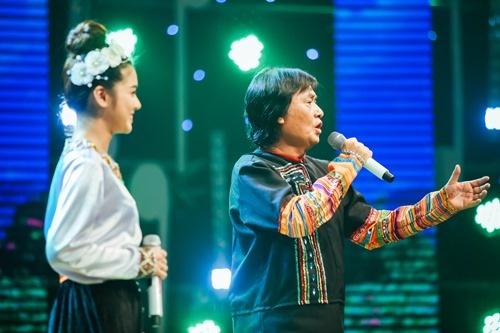 Hoàng Yến Chibi đọc rap cùng cố NSƯT Quang Lý