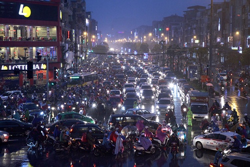 Ai có thể lĩnh hơn 6 tỷ chống tắc đường cho Hà Nội?