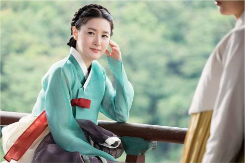 Bất chấp phim bị sa sút, "nàng Dae Jang Geum" vẫn đẹp kiêu sa