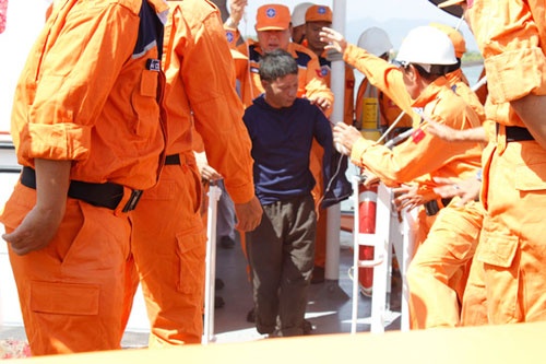 Tàu cá nổ trên biển Vũng Tàu: 9 người trong gia đình gặp nạn