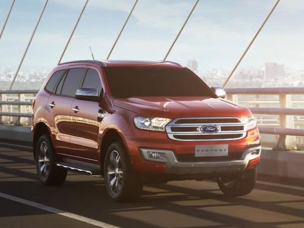 Ford Everest và Focus giảm giá bán tại Việt Nam