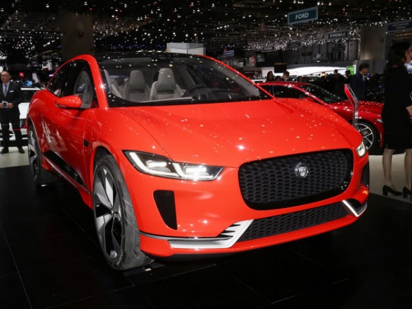 Jaguar I-Pace "thách thức" trực tiếp Tesla Model X