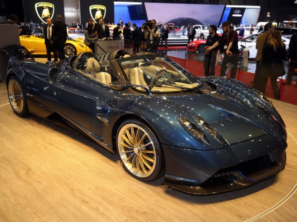 Cận cảnh siêu xe "hàng độc" Pagani Huayra Roadster