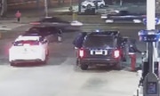 Bị cướp Range Rover khi đang đổ xăng