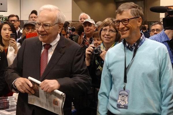Bill Gates, Warren Buffett sẽ làm gì nếu mất hết và quay về vạch xuất phát?