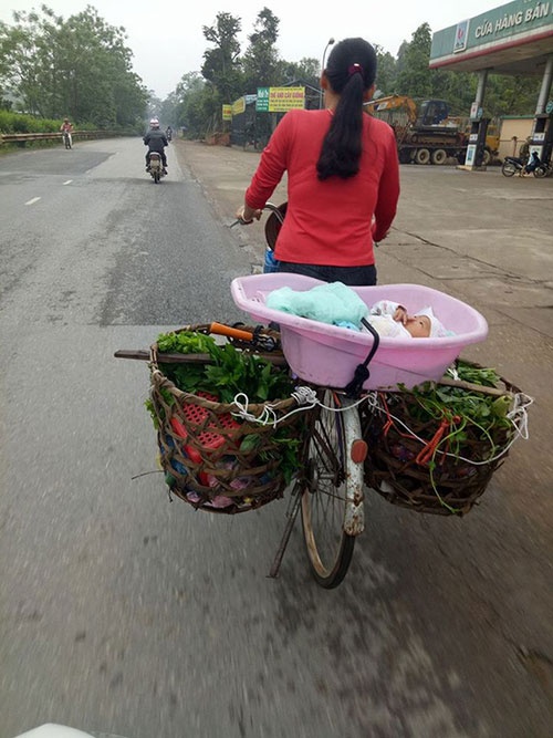 4 hình ảnh khiến ai cũng muốn chạy ngay về ôm mẹ