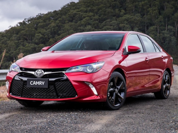 Toyota Camry thêm bản thể thao ESport giá 1,06 tỷ đồng
