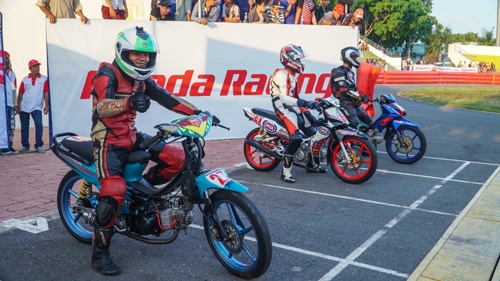 Winner mở đầu giải đua xe Honda Việt Nam 2017