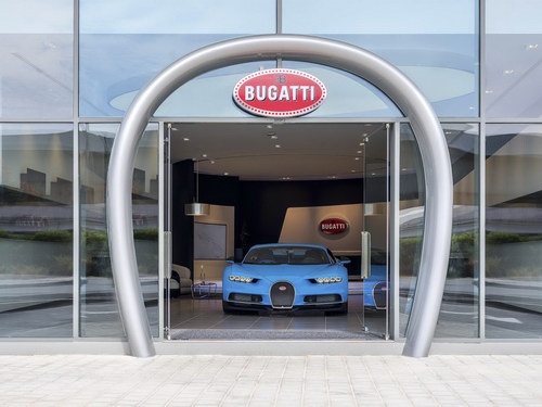 Hãng siêu xe Bugatti mở showroom lớn nhất tại Dubai