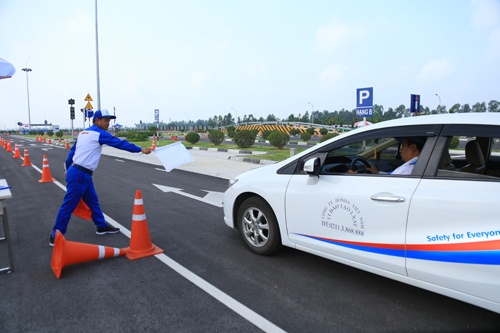 Honda Việt Nam tìm hướng dẫn viên lái xe an toàn xuất sắc 2017