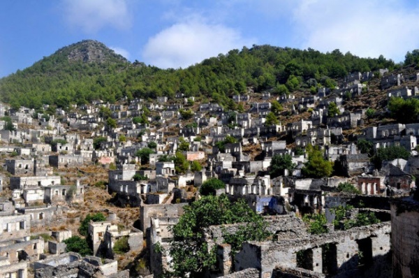 Câu chuyện bí mật về thị trấn “ma” hoang phế ở Thổ Nhĩ kỳ