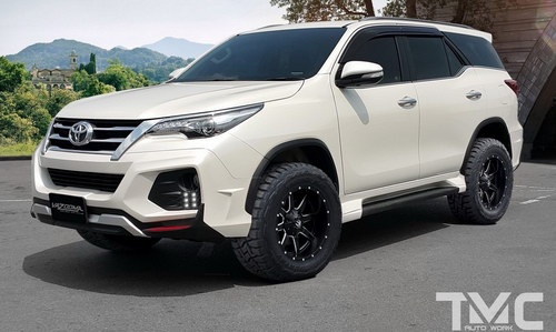 Ngắm Toyota Fortuner mạnh mẽ với gói độ Vazooma-X